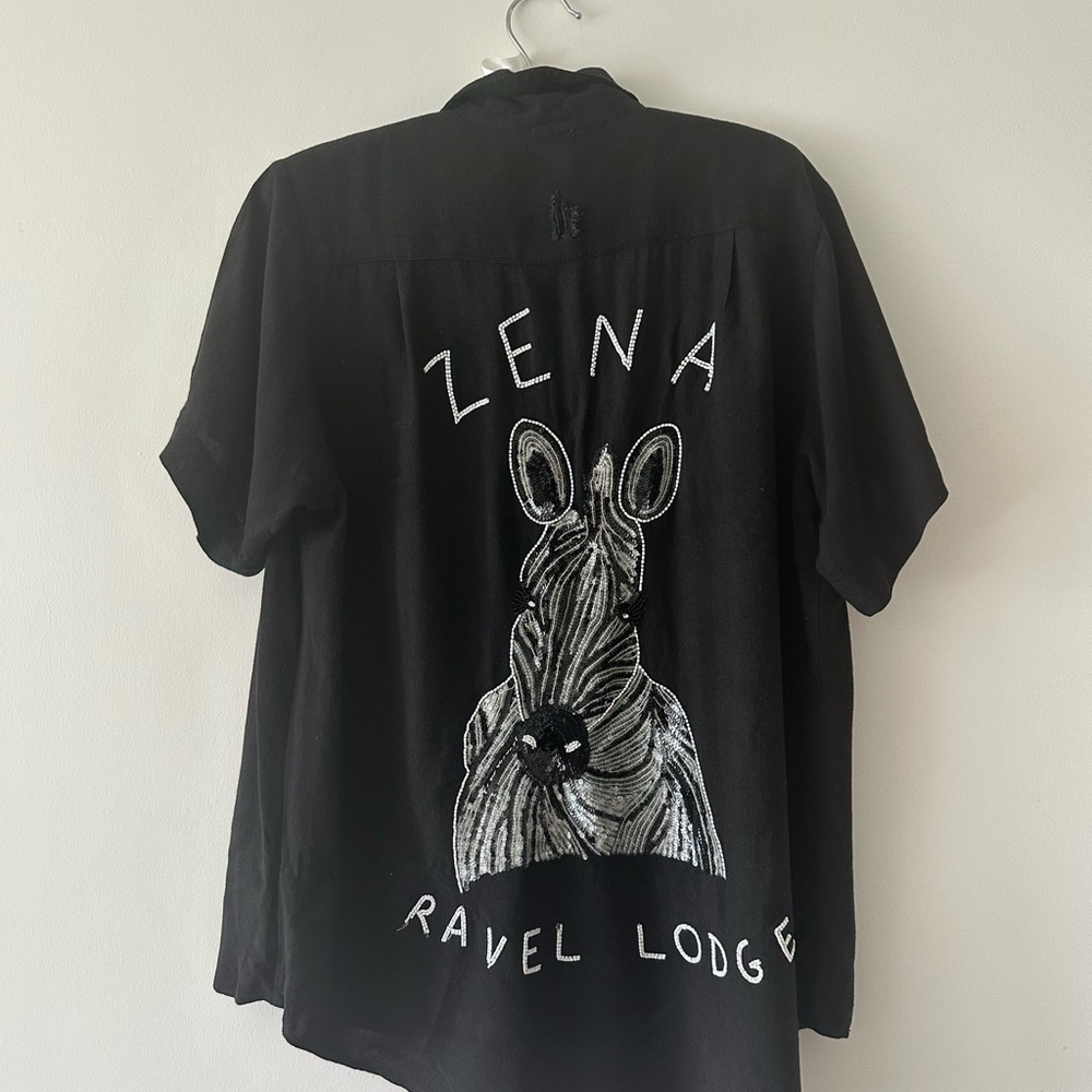 Black Zebra Embroidered Shirt size Medium vintage
